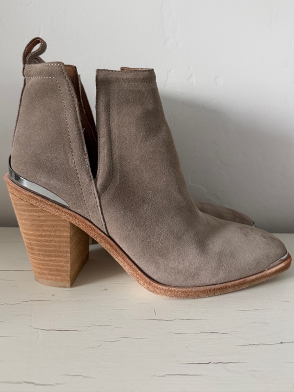 Jeffrey Campbell Cromwell Taupe Suede Cutout Ankle Boots Size 8.5
